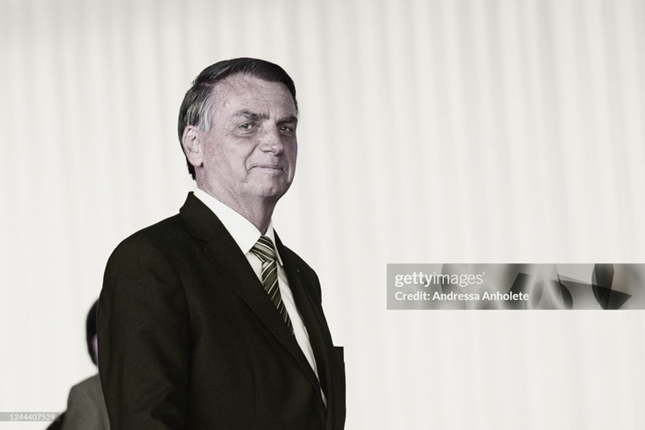 Justiça condena Jair Messias Bolsonaro e mais sete aliados